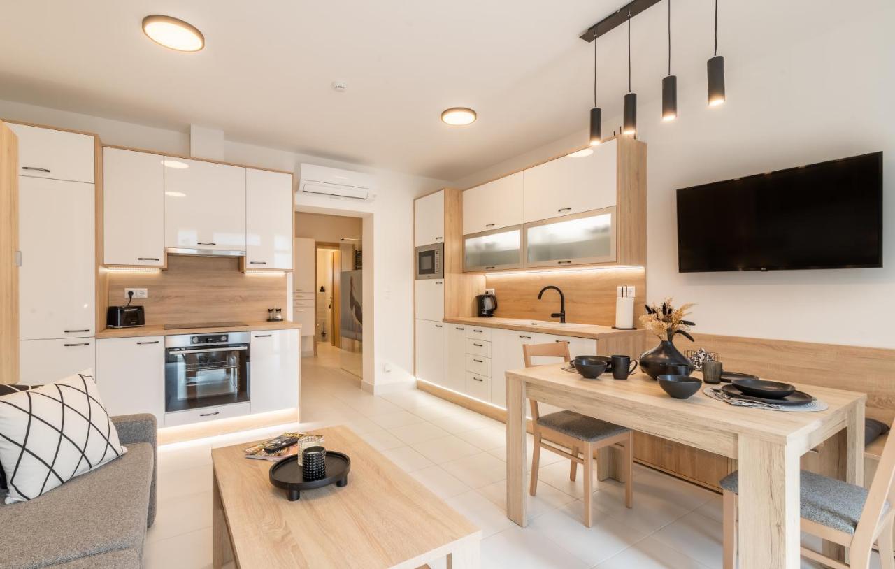 Jegmadar & Fekete Golya Apartmanok Mosonmagyarovar Ngoại thất bức ảnh