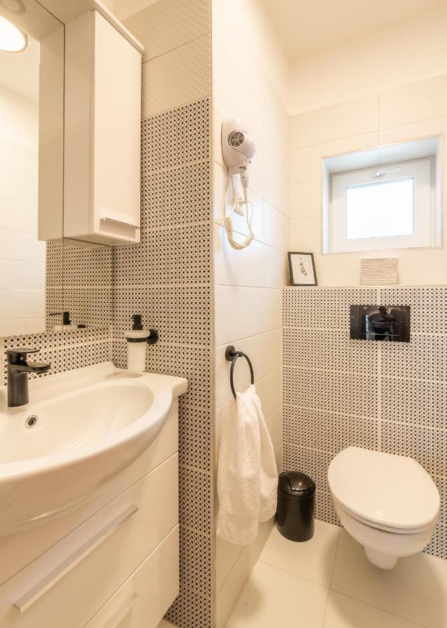 Jegmadar & Fekete Golya Apartmanok Mosonmagyarovar Ngoại thất bức ảnh