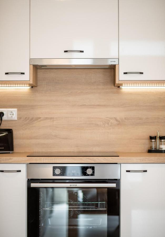 Jegmadar & Fekete Golya Apartmanok Mosonmagyarovar Ngoại thất bức ảnh