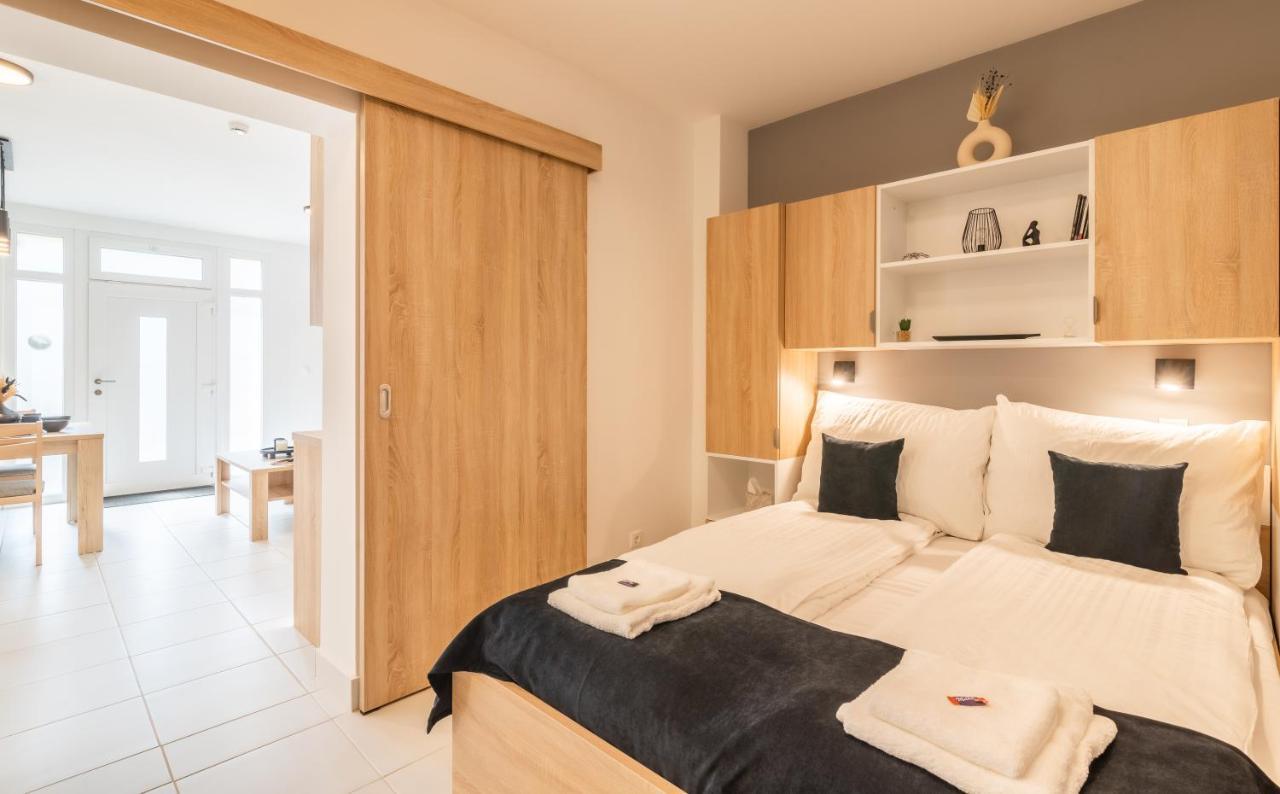 Jegmadar & Fekete Golya Apartmanok Mosonmagyarovar Ngoại thất bức ảnh